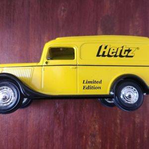 Ertl Collectibles Hertz 1936 Ford Panel Van Replica